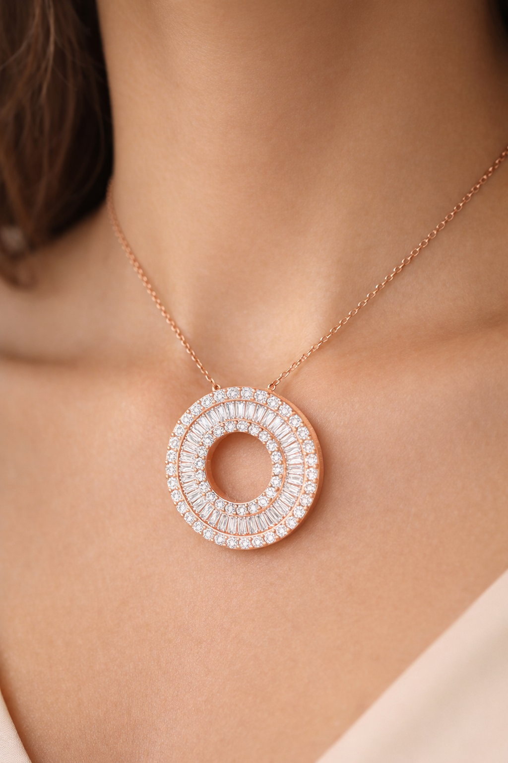 Clover Baguette Diamond Pendant in 10K/14K gold and platinum with certified lab-grown or natural diamonds