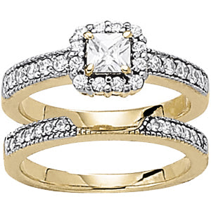 Luxe Halo Princess Diamond Engagement Ring in 10K/14K gold and platinum with certified lab-grown or natural diamonds