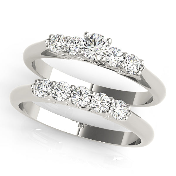 Bespoke Prong-Set Round Diamond Engagement Ring in 10K/14K gold and platinum with certified lab-grown or natural diamonds