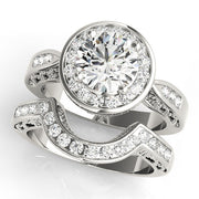 Eternal Halo Round Diamond Engagement Ring in 10K/14K gold and platinum with certified lab-grown or natural diamonds