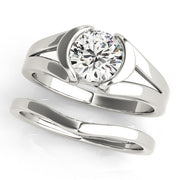 Regal Solitaires Any Shape Round Diamond Engagement Ring in 10K/14K gold and platinum with certified lab-grown or natural diamonds