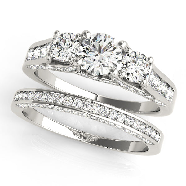 0.50 in 10K/14K gold and platinum with certified lab-grown or natural diamonds