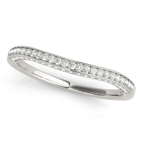 Classic Three-Stone Round Diamond Engagement Ring in 10K/14K gold and platinum with certified lab-grown or natural diamonds