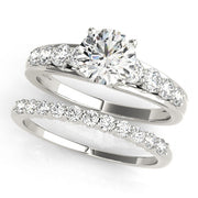 Iconic Prong-Set Round Diamond Engagement Ring in 10K/14K gold and platinum with certified lab-grown or natural diamonds