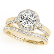 Classic Halo Round Diamond Engagement Ring in 10K/14K gold and platinum with certified lab-grown or natural diamonds