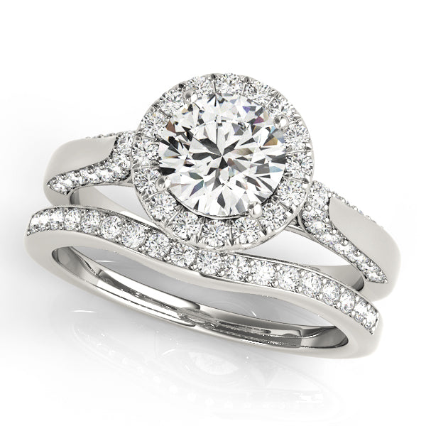 Classic Halo Round Diamond Engagement Ring in 10K/14K gold and platinum with certified lab-grown or natural diamonds