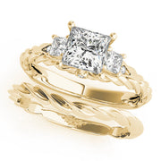 Exquisite Sidestone Princess Diamond Engagement Ring in 10K/14K gold and platinum with certified lab-grown or natural diamonds