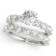 Refined U Prong Round Diamond Engagement Ring in 10K/14K gold and platinum with certified lab-grown or natural diamonds