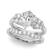 Signature Sidestone Round Diamond Engagement Ring in 10K/14K gold and platinum with certified lab-grown or natural diamonds