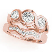 Vintage Round Diamond Trilogy Ring in 10K/14K gold and platinum with certified lab-grown or natural diamonds