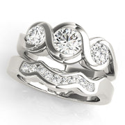 Vintage Round Diamond Trilogy Ring in 10K/14K gold and platinum with certified lab-grown or natural diamonds