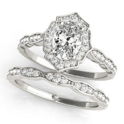 Crowned Scalloped Halo Ring Oval Diamond Engagement Ring in 10K/14K gold and platinum with certified lab-grown or natural diamonds