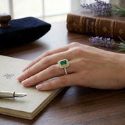 Diamond Sunbury Emerald Ring in 10K/14K gold and platinum with certified lab-grown or natural diamonds