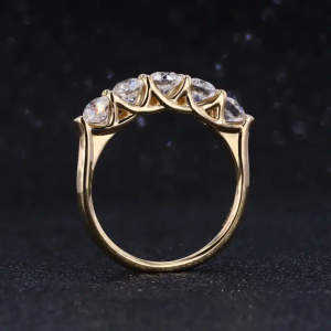 Ealhhild Natural Diamond Platinum Prong 