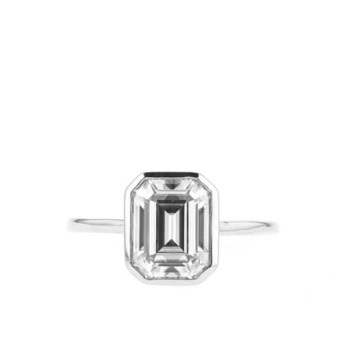 Carrina Lab Grown Diamond Bezel Classic Solitaire Engagement Ring